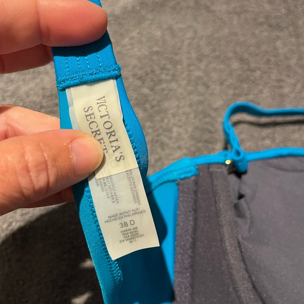 NWOT Victoria Secret bikini top - Picture 2 of 3